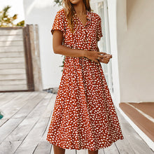 Afbeelding in Gallery-weergave laden, V-neck polka dot dress
