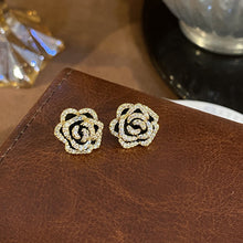 Afbeelding in Gallery-weergave laden, Vintage Elegante Camelia Oorbellen
