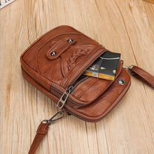 Afbeelding in Gallery-weergave laden, Vintage mini kruistasje
