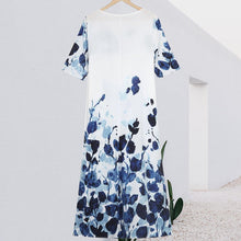 Afbeelding in Gallery-weergave laden, Jurk met V-hals en zak met print
