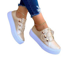 Afbeelding in Gallery-weergave laden, Casual sneakers met nageldecoratie
