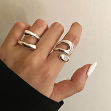 Afbeelding in Gallery-weergave laden, Drop Hoop Ring
