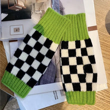 Afbeelding in Gallery-weergave laden, Checkerboard knitted gloves

