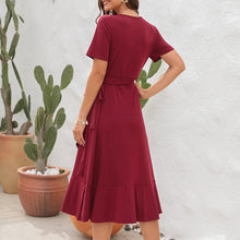 Afbeelding in Gallery-weergave laden, Jurk met hoge taille en V-hals
