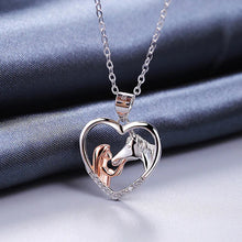 Afbeelding in Gallery-weergave laden, Meisje en paard ketting ketting
