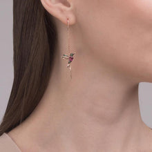 Afbeelding in Gallery-weergave laden, Elegante dames kolibrie oorbellen
