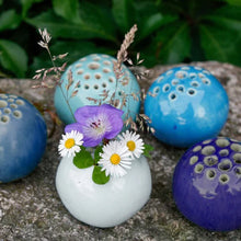 Afbeelding in Gallery-weergave laden, handgemaakte vaas bloem stenen tafel decor
