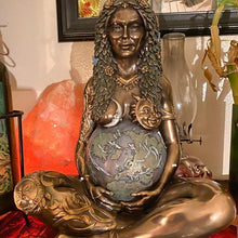 Afbeelding in Gallery-weergave laden, Moeder Aarde Godin Standbeeld
