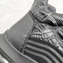 Afbeelding in Gallery-weergave laden, Sneakers met krokodillen print van koeien huid
