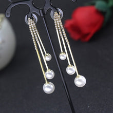Afbeelding in Gallery-weergave laden, Kwastje elegante piercing oorbellen
