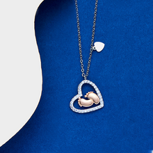 Afbeelding in Gallery-weergave laden, Baby Voeten Hart Hanger Ketting
