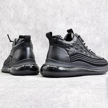 Afbeelding in Gallery-weergave laden, Sneakers met krokodillen print van koeien huid
