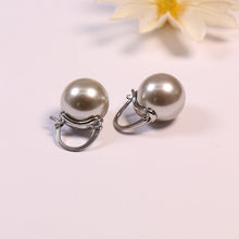 Afbeelding in Gallery-weergave laden, Pearl Drop Earrings
