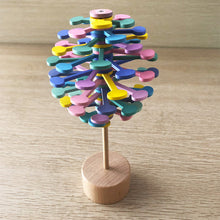 Afbeelding in Gallery-weergave laden, Hout roterende toverstaf
