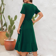 Afbeelding in Gallery-weergave laden, Jurk met hoge taille en V-hals

