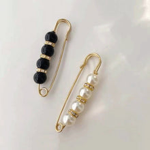 Afbeelding in Gallery-weergave laden, Fancy strass parels veiligheidsspeld broche
