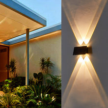 Afbeelding in Gallery-weergave laden, Buitenwandlamp op zonne-energie
