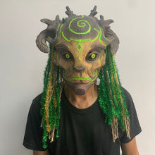 Afbeelding in Gallery-weergave laden, Forest Spirit Mask Halloween-Masker Met Groene Lichtogen
