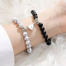 Afbeelding in Gallery-weergave laden, Kralenarmbanden met magnetische hartvorm
