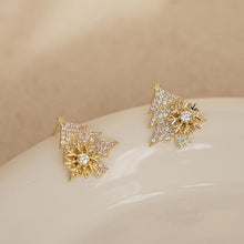 Afbeelding in Gallery-weergave laden, Draaiende kerstboom oorbellen
