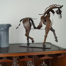 Afbeelding in Gallery-weergave laden, Paardensculptuur 'Adonis'
