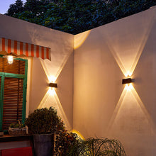 Afbeelding in Gallery-weergave laden, Buitenwandlamp op zonne-energie
