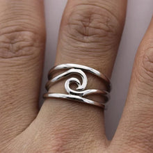 Afbeelding in Gallery-weergave laden, Geluk komt in golven Ring
