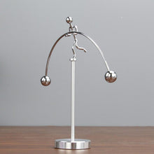Afbeelding in Gallery-weergave laden, Nieuw klein roterend Iron Man-ornament
