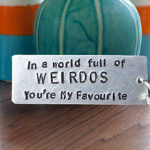 Afbeelding in Gallery-weergave laden, 🎁Beste kerstcadeaus🎄- In een wereld vol CUNTS ben jij mijn FAVORIETE grappige cadeaus
