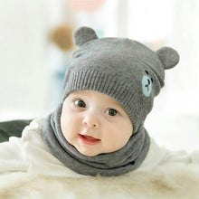 Afbeelding in Gallery-weergave laden, Set babymutsjes en sjaals
