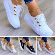 Afbeelding in Gallery-weergave laden, Casual sneakers met nageldecoratie
