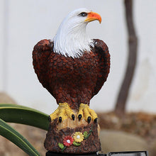 Afbeelding in Gallery-weergave laden, Eagle Figure Garden Solar Post
