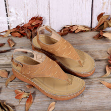 Afbeelding in Gallery-weergave laden, Effen zomersandalen met gesp
