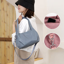 Afbeelding in Gallery-weergave laden, Schouder- en crossbody-lichte en veelzijdige vrijetijdstas
